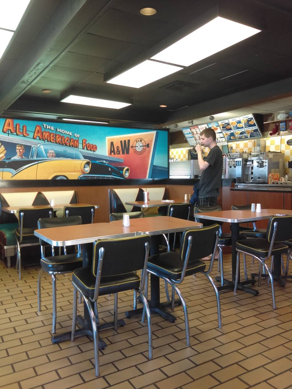 A&W Restaurant | restaurant | 2235 Needmore Rd, Dayton, OH 45414, USA | 9372755940 OR +1 937-275-5940
