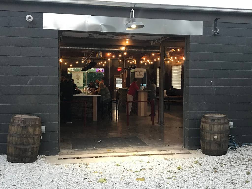 Scarlet Lane Brewing Old Southside Tap House | restaurant | 2033 S Meridian St, Indianapolis, IN 46225, USA | 3176023269 OR +1 317-602-3269