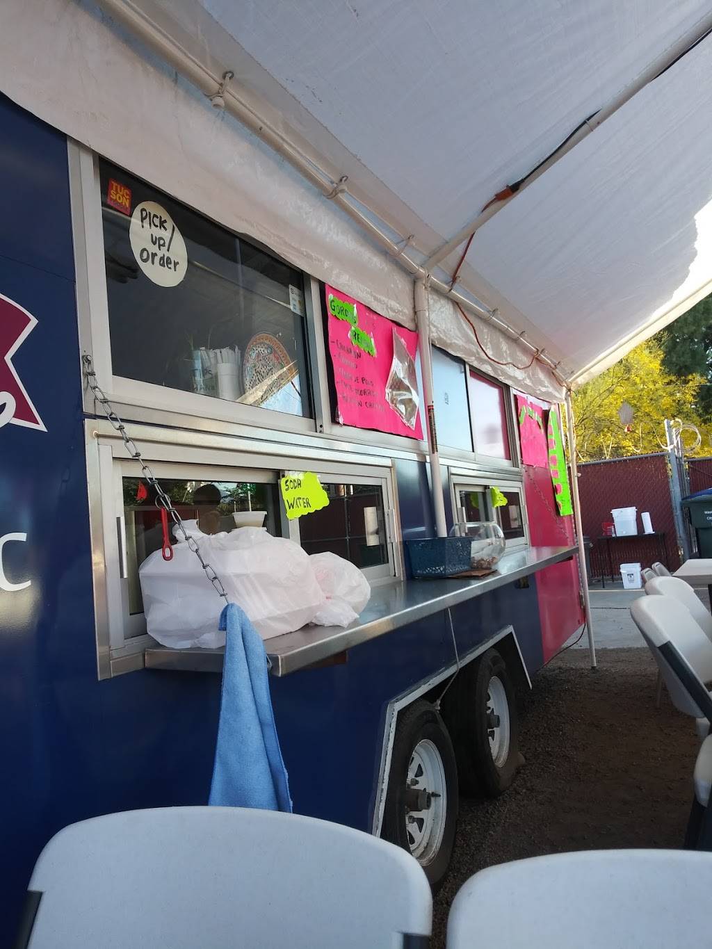 El Antojo Poblano en Tucson | restaurant | 1114 W St Mary’s Rd, Tucson, AZ 85745, USA | 5204065905 OR +1 520-406-5905