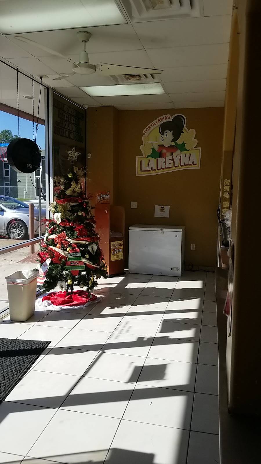 Tortilleria La Reyna #4 | restaurant | 105 E Edgebrook Dr, Houston, TX 77034, USA | 7139441222 OR +1 713-944-1222