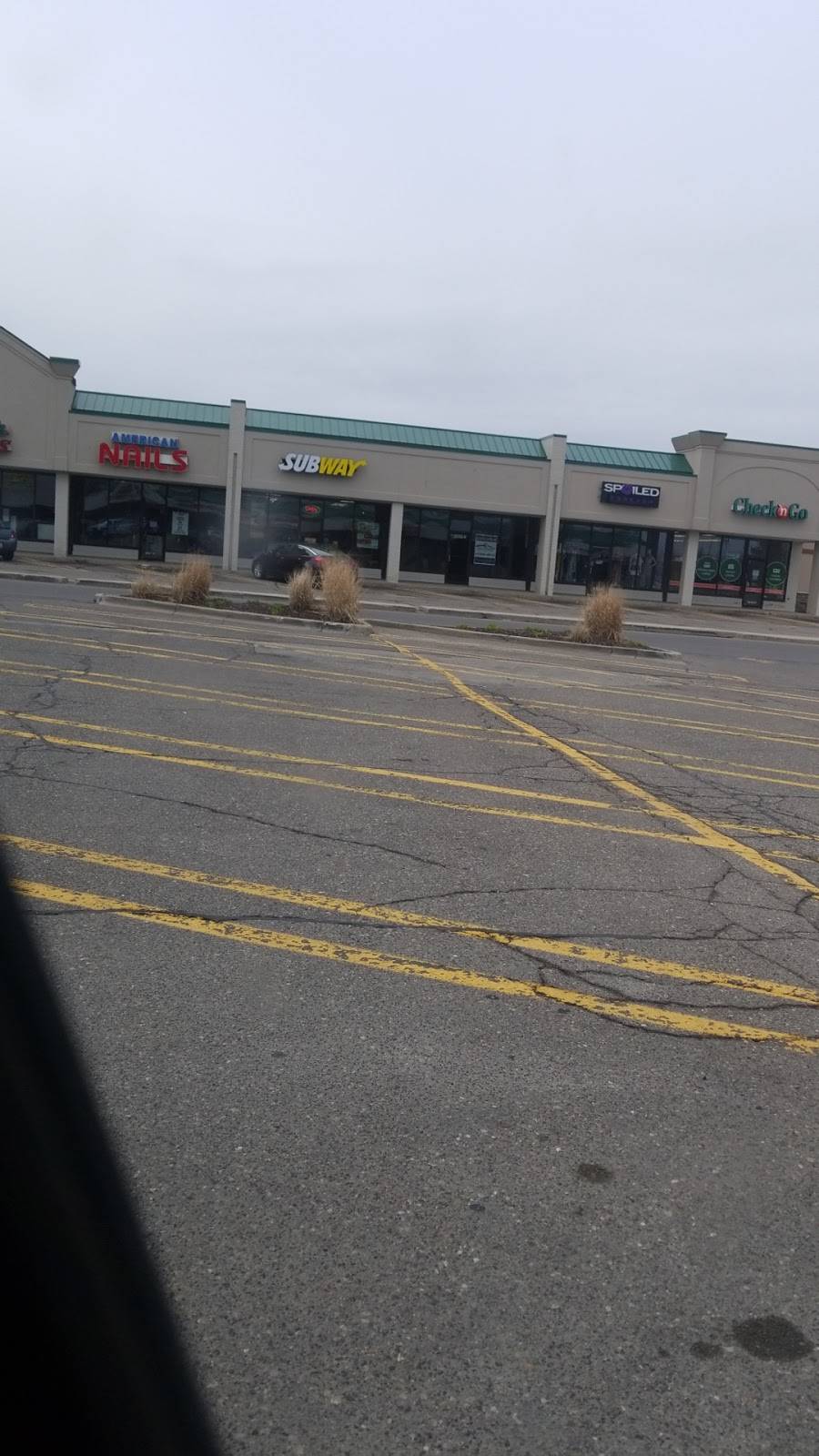 Subway | restaurant | 29702 Southfield Rd, Southfield, MI 48076, USA | 2485695050 OR +1 248-569-5050