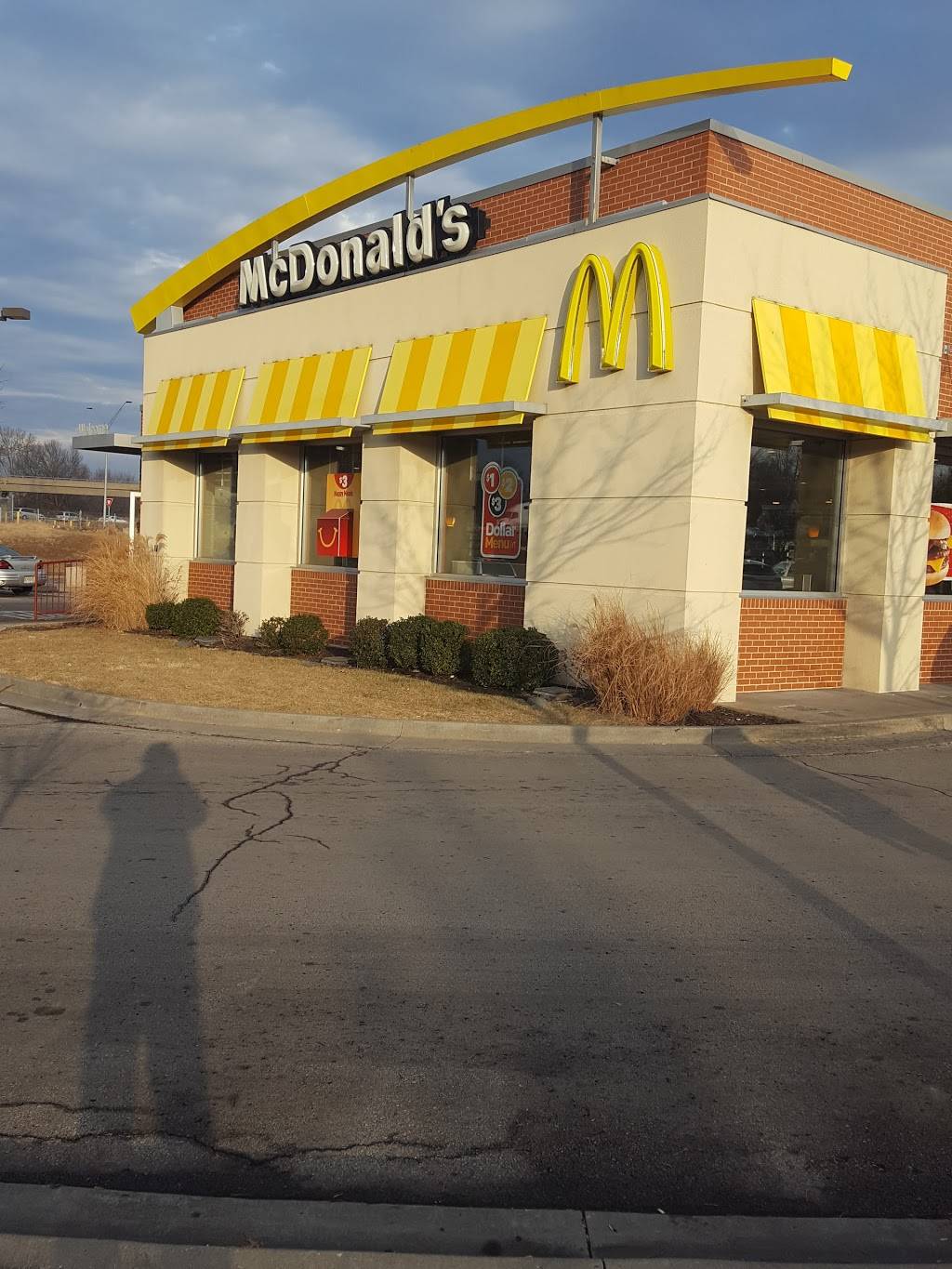 McDonalds | cafe | 11801 East 40th St S Hwy, Independence, MO 64055, USA | 8163584324 OR +1 816-358-4324
