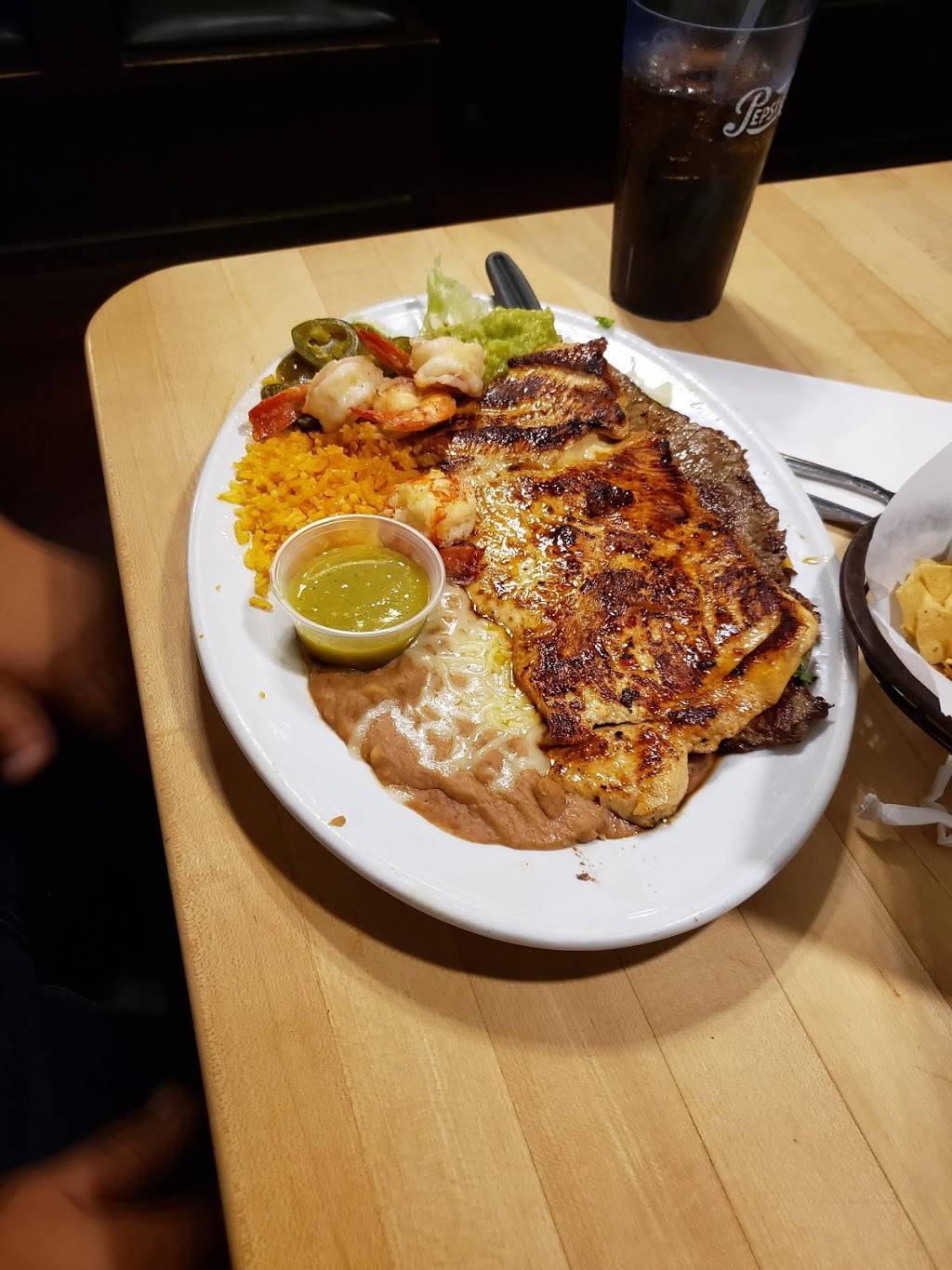 Las Casuelas | restaurant | 3203 Entertainment Way, Turlock, CA 95380, USA | 2096340080 OR +1 209-634-0080