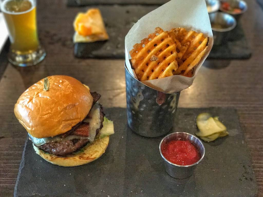 Tap & Tavern | restaurant | 150 Anza Blvd, Burlingame, CA 94010, USA | 6503424600 OR +1 650-342-4600