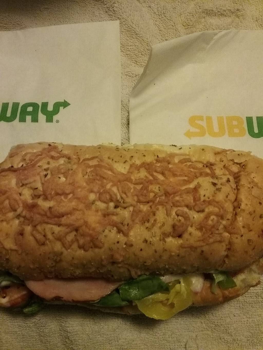 Subway | restaurant | 2931 New Pinery Rd, Portage, WI 53901, USA | 6087425331 OR +1 608-742-5331