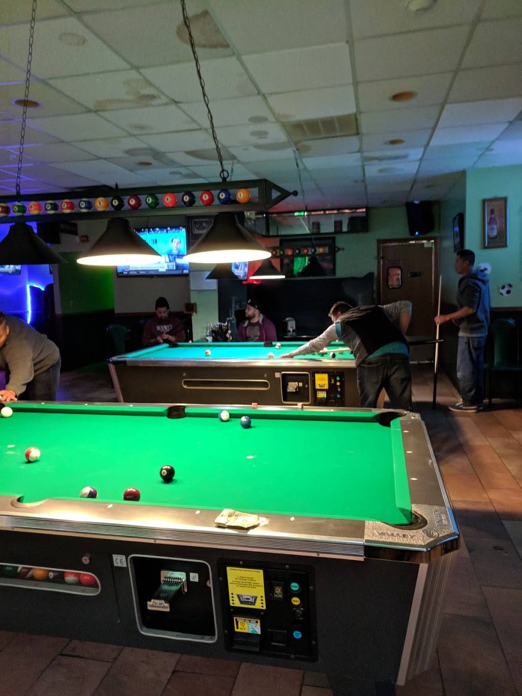 Bukanas Sport Bar | restaurant | 190 Plainfield St, Providence, RI 02909, USA | 4018630483 OR +1 401-863-0483