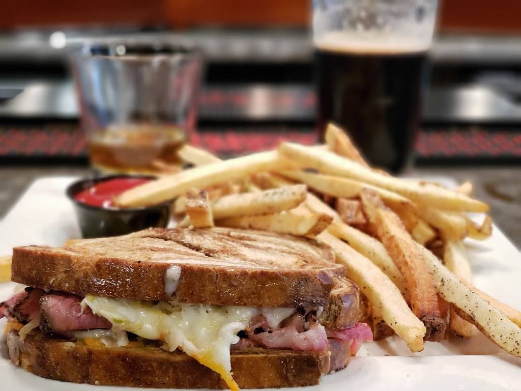 Gosport Tavern | restaurant | 702 High St, Portsmouth, VA 23704, USA | 7576062666 OR +1 757-606-2666