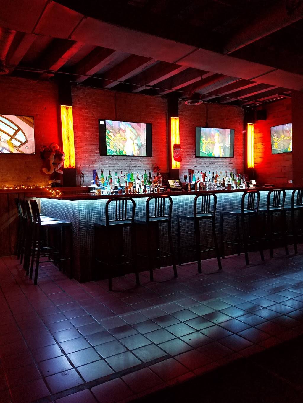 Safari Lounge & Ethiopian Cuisine | restaurant | 7124 N Clark St, Chicago, IL 60626, USA | 7738560803 OR +1 773-856-0803