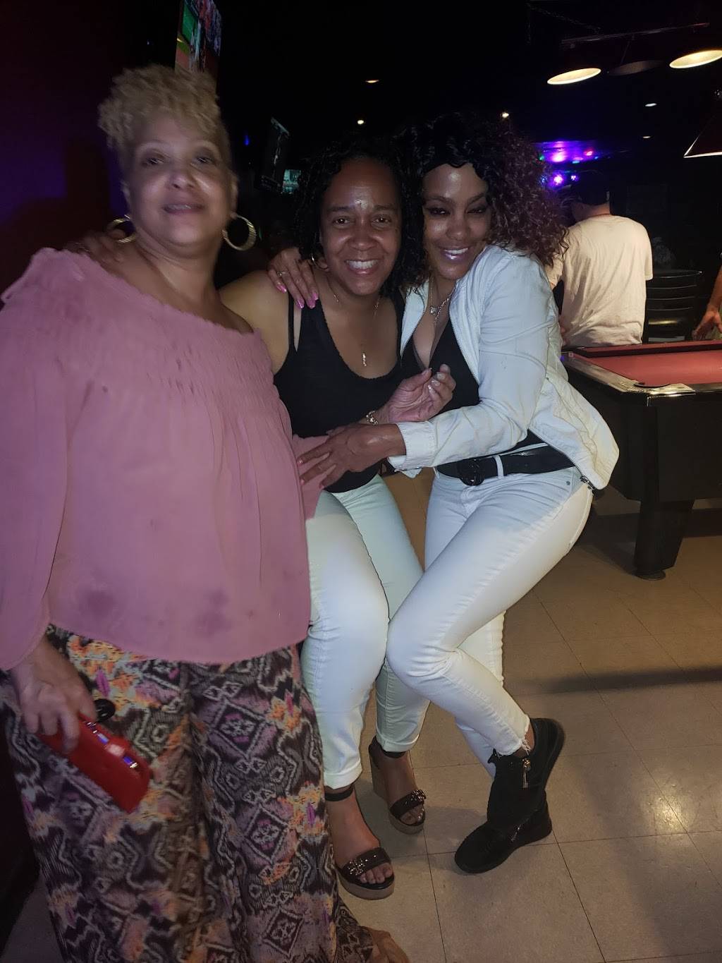 Hangar Club | restaurant | 6410 Old Branch Ave, Camp Springs, MD 20748, USA | 3014496970 OR +1 301-449-6970