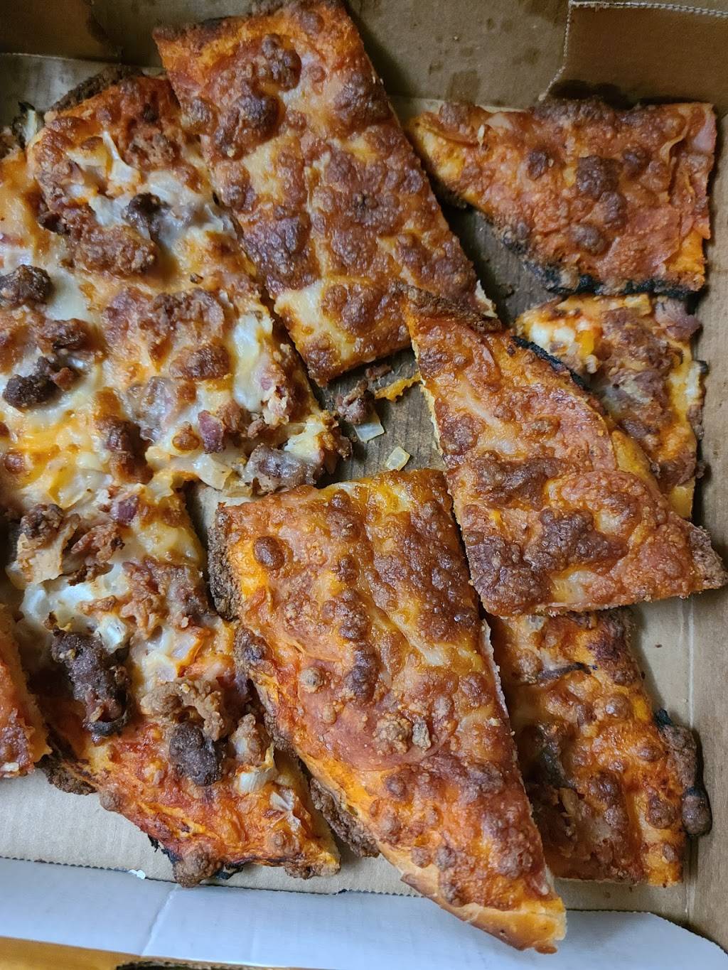 Johnny’s Pizza House | restaurant | 14790 Wax Rd, Baton Rouge, LA 70818, USA | 2256158335 OR +1 225-615-8335