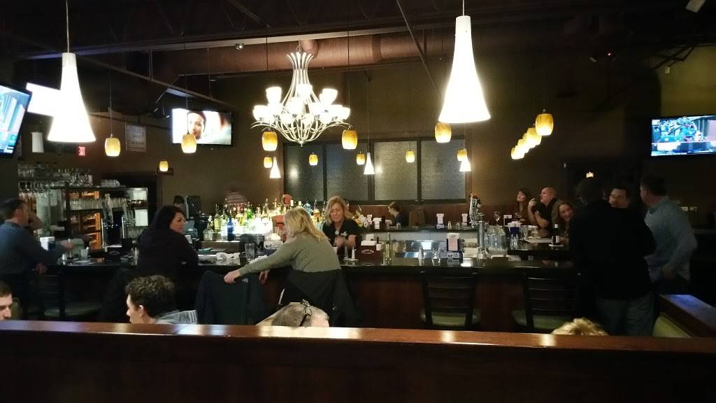 Johnnys Pour House | restaurant | 240 W Main St, Flushing, MI 48433, USA | 8104871020 OR +1 810-487-1020