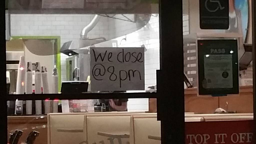 MOOYAH Burgers, Fries & Shakes | restaurant | 255 Vineyard Town Center, Morgan Hill, CA 95037, USA | 4087792255 OR +1 408-779-2255