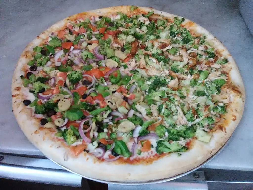 Crown Fried Chicken & Pizza | restaurant | 963 Fulton St, Brooklyn, NY 11238, USA | 7182303000 OR +1 718-230-3000