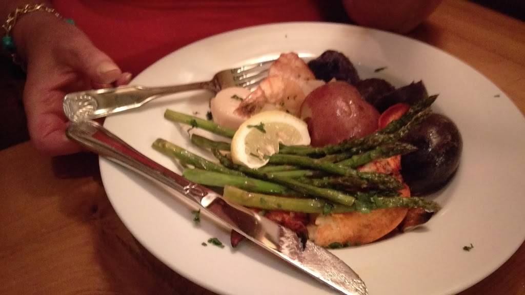 Dolphin Striker | restaurant | 15 Bow St, Portsmouth, NH 03801, USA | 6034315222 OR +1 603-431-5222