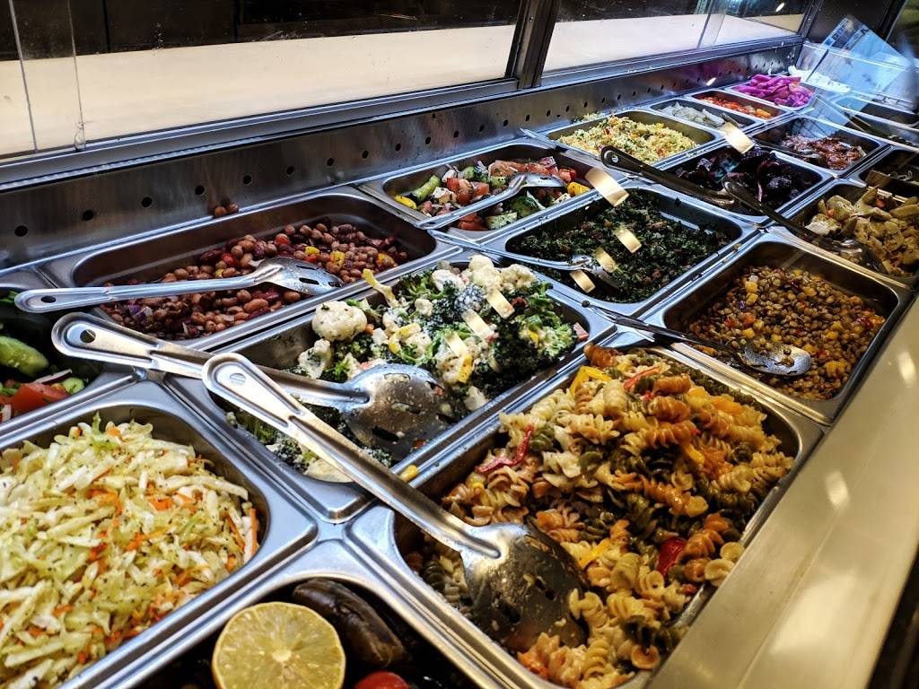 Restaurant Shish Taouk | restaurant | 6200 Boulevard Taschereau, Brossard, QC J4W 3J8, Canada | 4508902222 OR +1 450-890-2222