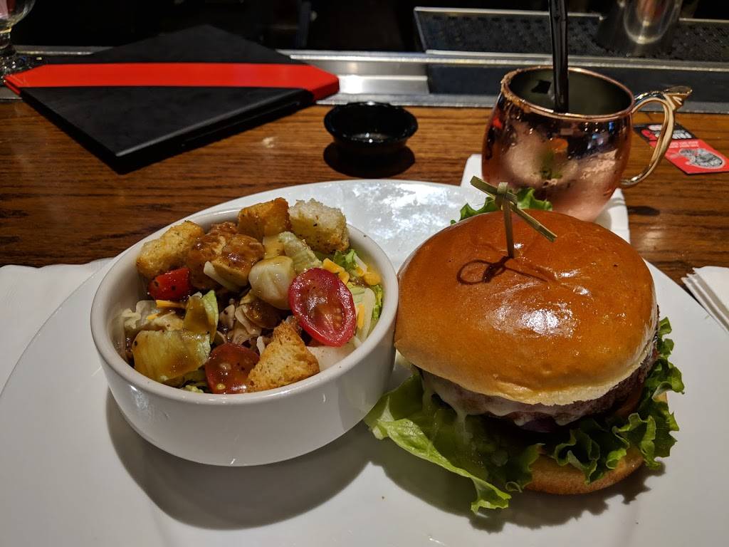 TGI Fridays | restaurant | 2240 N Ocean Ave, Farmingville, NY 11738, USA | 6317363631 OR +1 631-736-3631