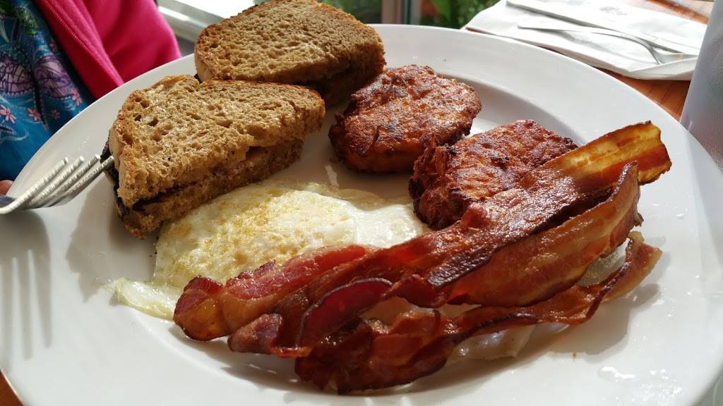 Hole In One Breakfast & Lunch | bakery | 98 MA-6A, Orleans, MA 02653, USA | 5082553740 OR +1 508-255-3740