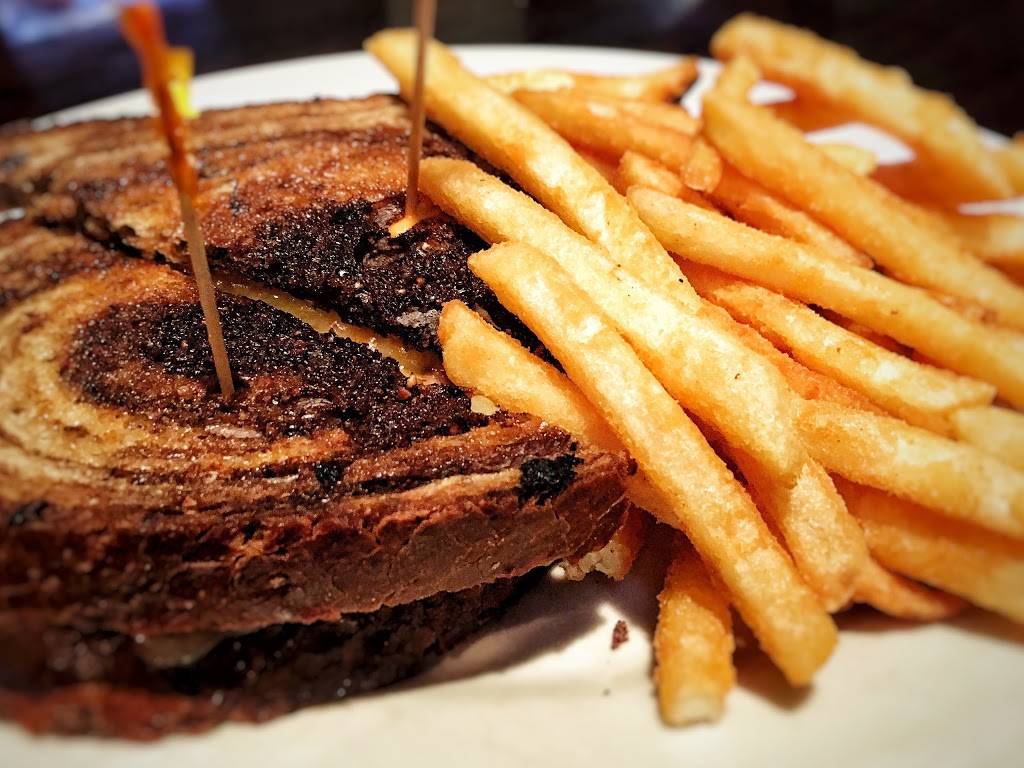 TDS Tailgate Grill | restaurant | 2234 Tuscarawas St W, Canton, OH 44708, USA | 3304512140 OR +1 330-451-2140