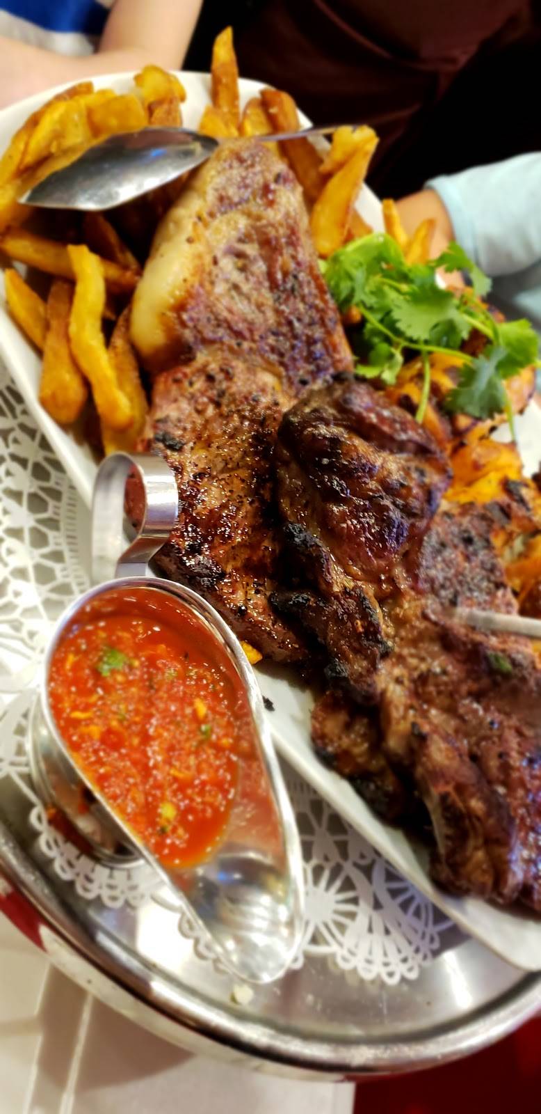 Darina Cafe | restaurant | 315 Sand Ln, Staten Island, NY 10305, USA | 7183514413 OR +1 718-351-4413