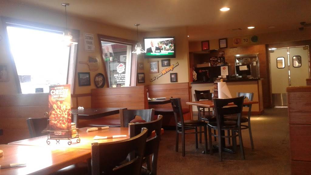 Pizza Hut | meal takeaway | 6 S 3rd St, Oakland, MD 21550, USA | 3013344234 OR +1 301-334-4234