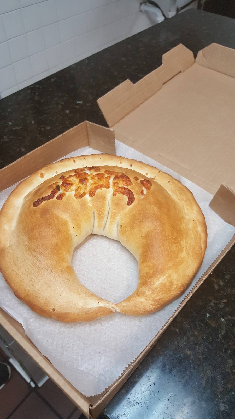 England Pizza | restaurant | 2840 Cottman Ave, Philadelphia, PA 19149, USA | 2153332323 OR +1 215-333-2323