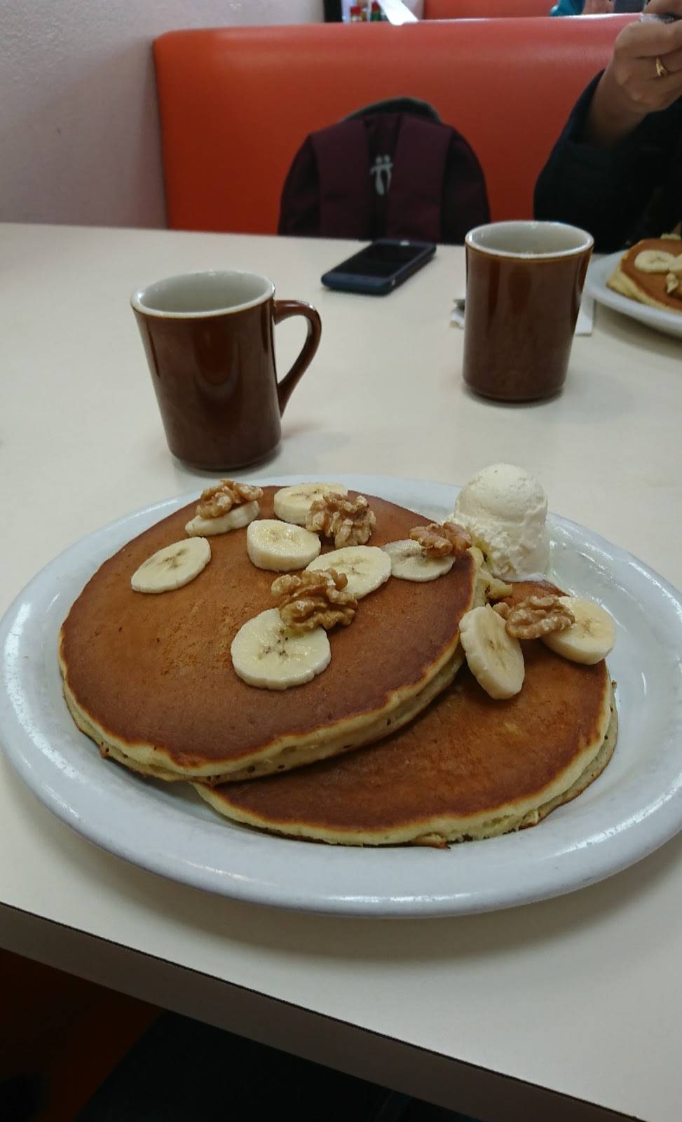 Esaus Cafe | restaurant | 507 Linden Ave, Carpinteria, CA 93013, USA | 8056841070 OR +1 805-684-1070