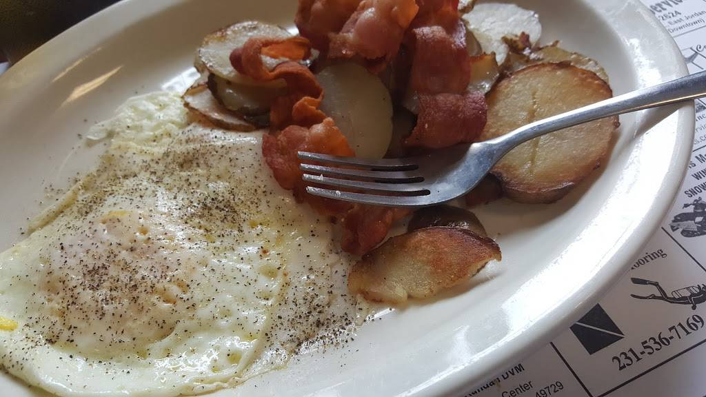 South Arm Cafe | restaurant | 101 2nd St, East Jordan, MI 49727, USA | 2315362801 OR +1 231-536-2801