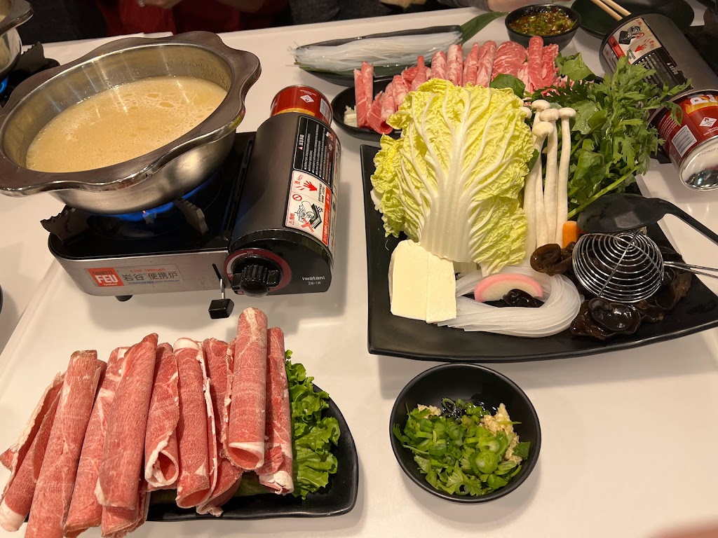 Joy Yee Plus | restaurant | 2159 S China Pl, Chicago, IL 60616, USA | 3128428928 OR +1 312-842-8928