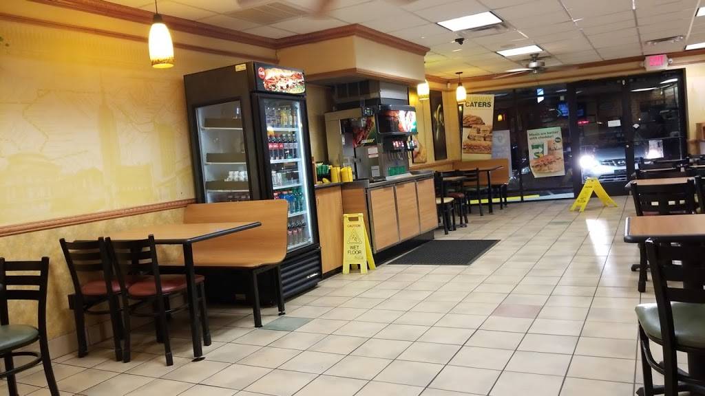 Subway Restaurants | restaurant | 2420 Lebanon Pike, Nashville, TN 37214, USA | 6153913191 OR +1 615-391-3191