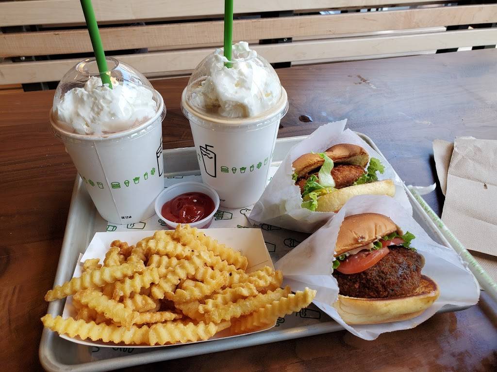 Shake Shack | restaurant | 4005 The Strand W, Columbus, OH 43219, USA | 6144077728 OR +1 614-407-7728