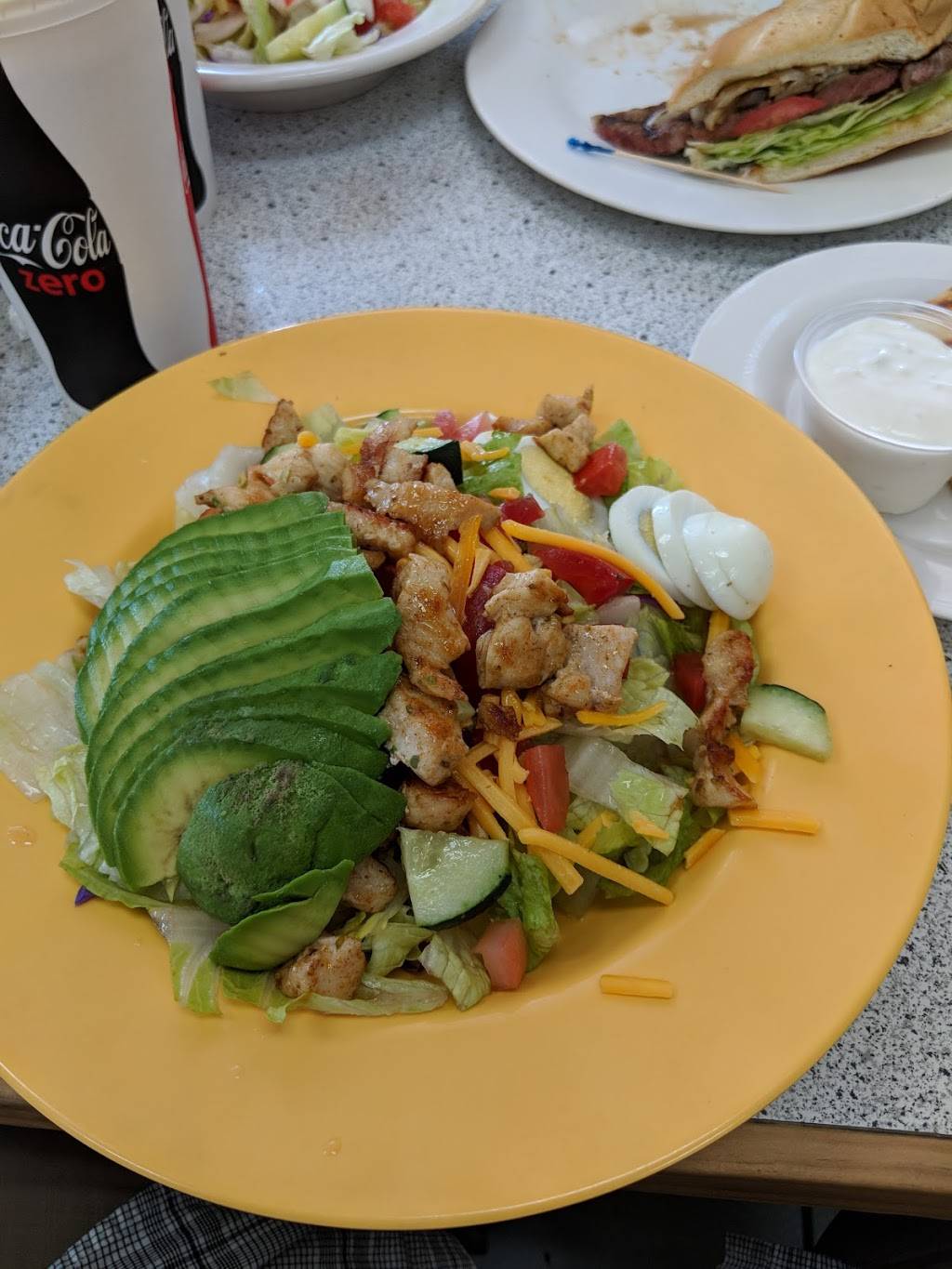 Lauras Diner | restaurant | 27125 Sierra Hwy, Santa Clarita, CA 91351, USA | 6614308080 OR +1 661-430-8080