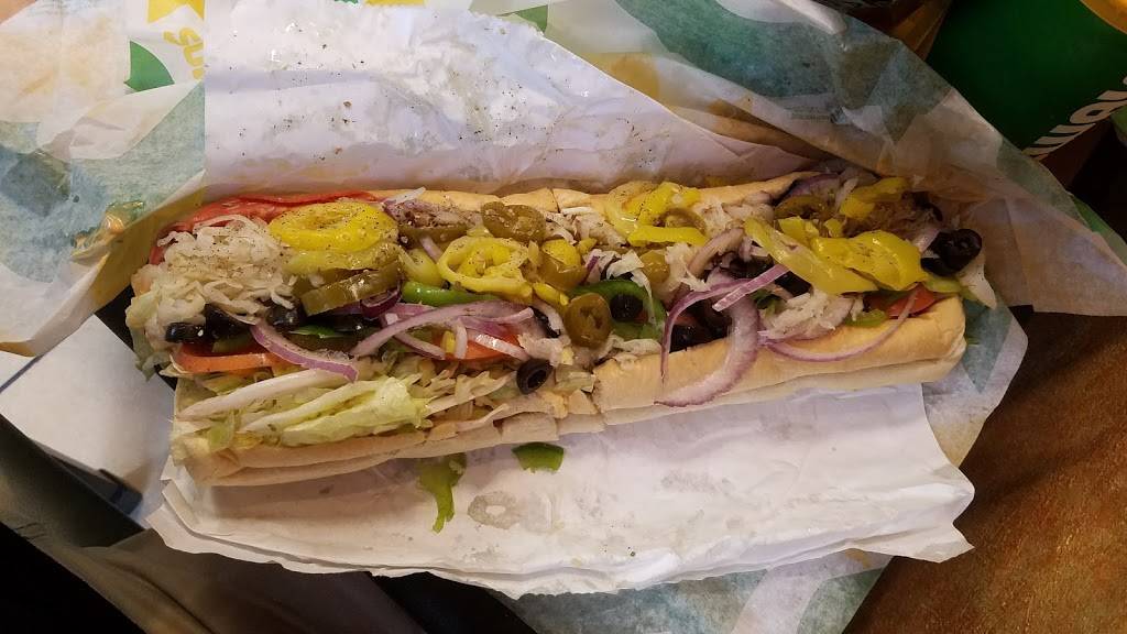 Subway | restaurant | 1231 J St, Sacramento, CA 95814, USA | 9168224644 OR +1 916-822-4644