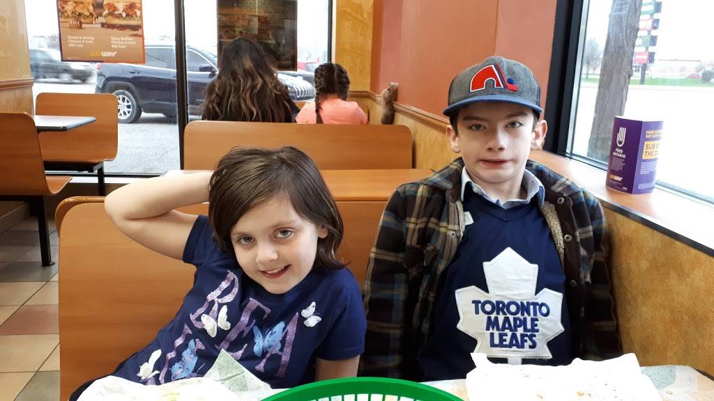 Subway | restaurant | 7847 Tecumseh Rd E, Windsor, ON N8T 1G3, Canada | 5192510680 OR +1 519-251-0680
