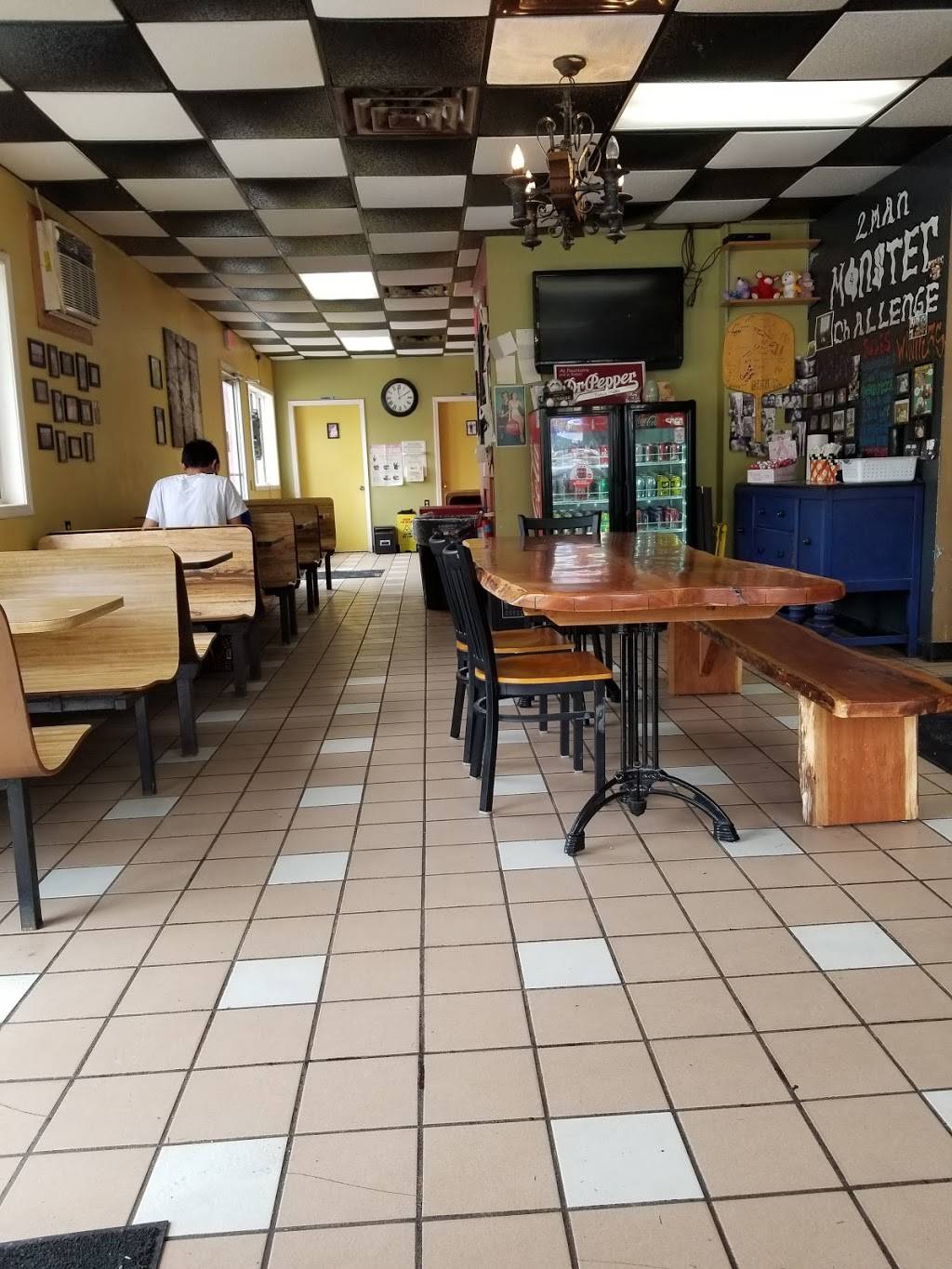 New York Pizzeria | restaurant | 28 E Main St, Morrisville, NY 13408, USA | 3156849090 OR +1 315-684-9090