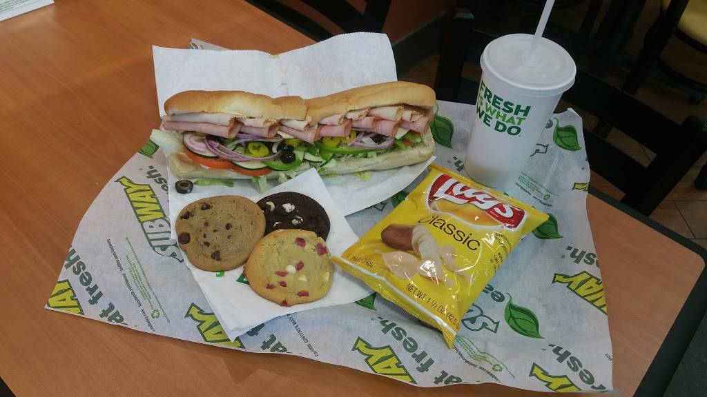 SUBWAY | restaurant | 9513 E Fowler Ave, Thonotosassa, FL 33592, USA | 8139829222 OR +1 813-982-9222