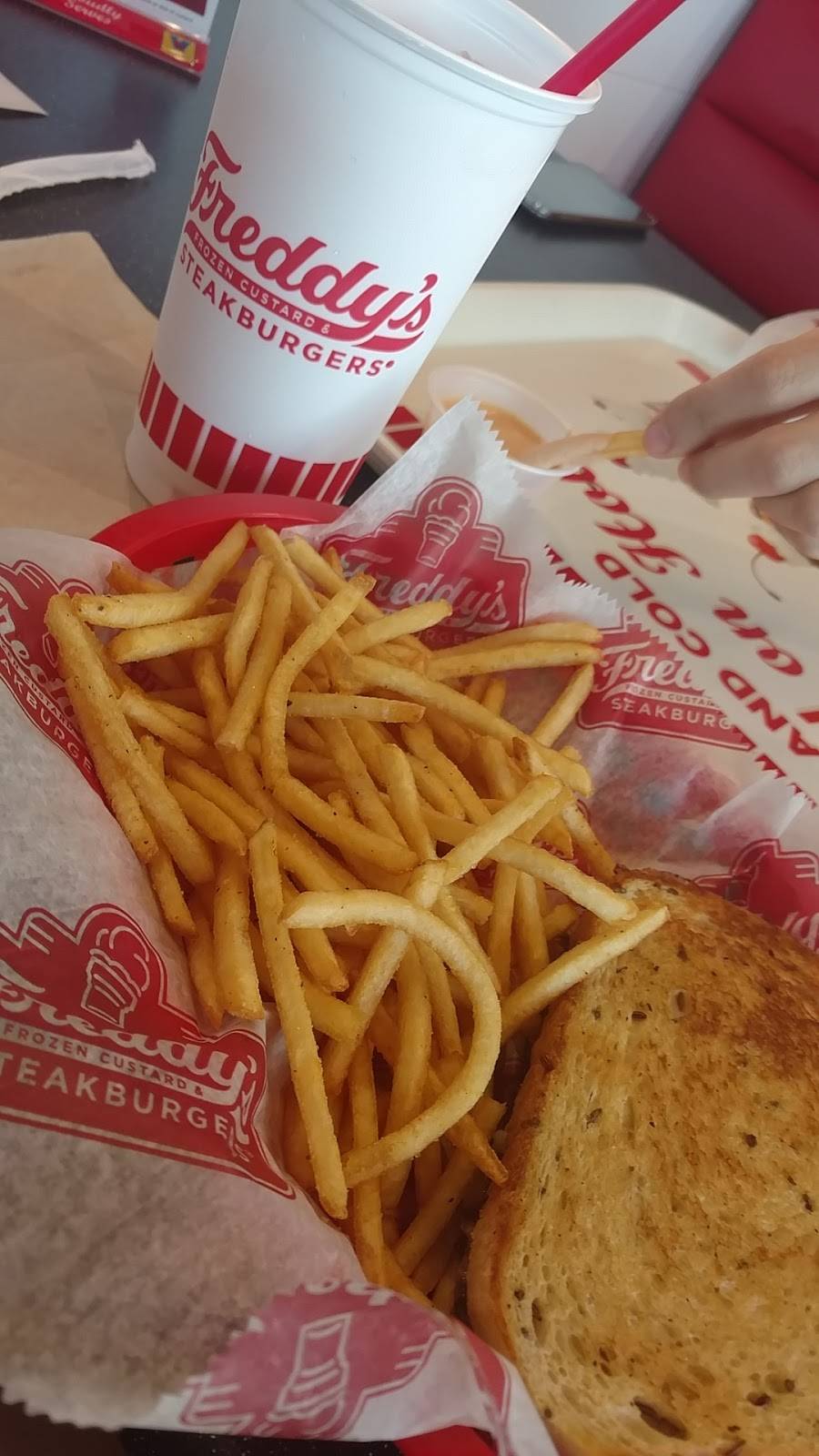 Freddies Frozen Custard | restaurant | 4320 W Andrew Johnson Hwy, Morristown, TN 37814, USA | 4238392331 OR +1 423-839-2331