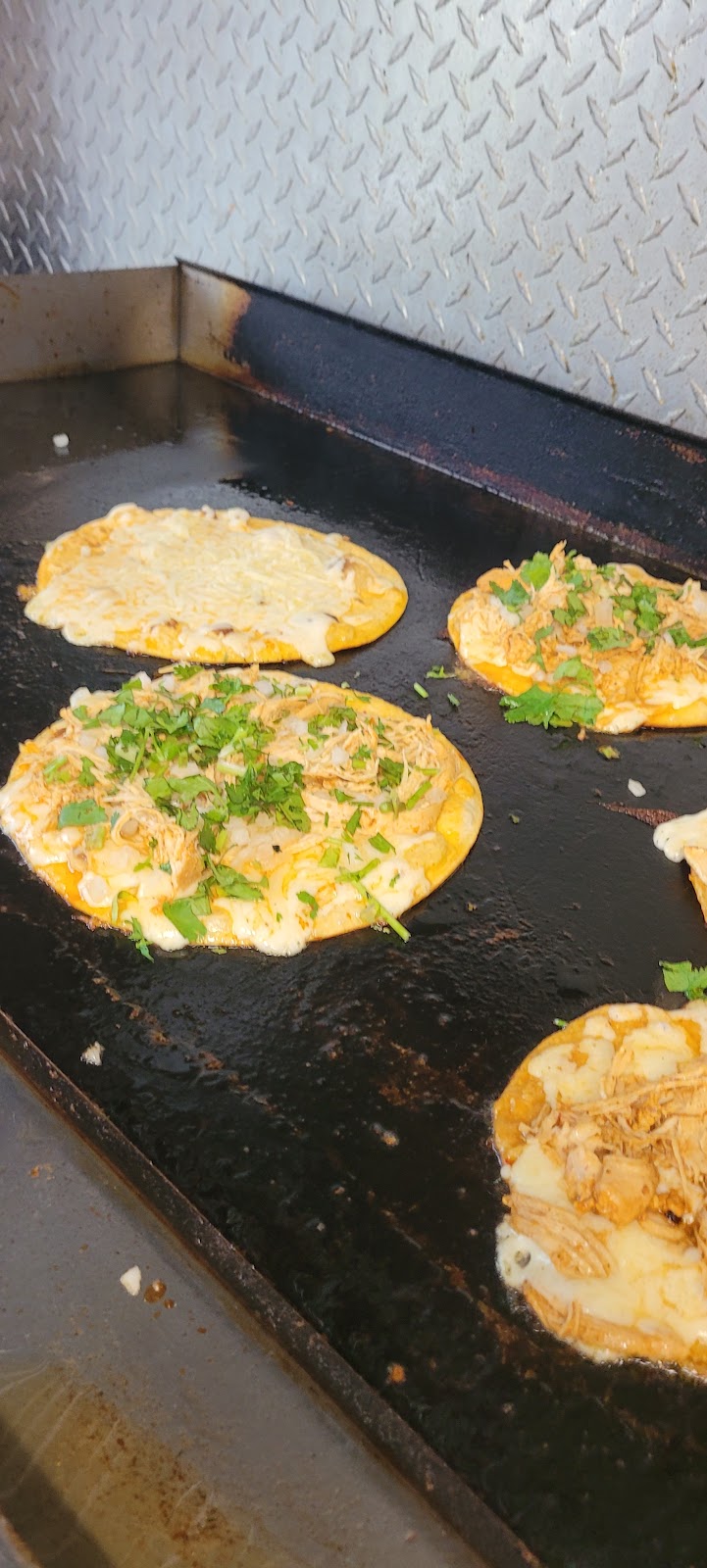 Columbus Birria | restaurant | 900 Morse Rd, Columbus, OH 43229, USA | 6145922094 OR +1 614-592-2094