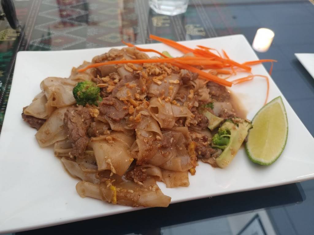 Golden Tusk Thai Cuisine | restaurant | 2210 W Main St, Battle Ground, WA 98604, USA | 3606670888 OR +1 360-667-0888