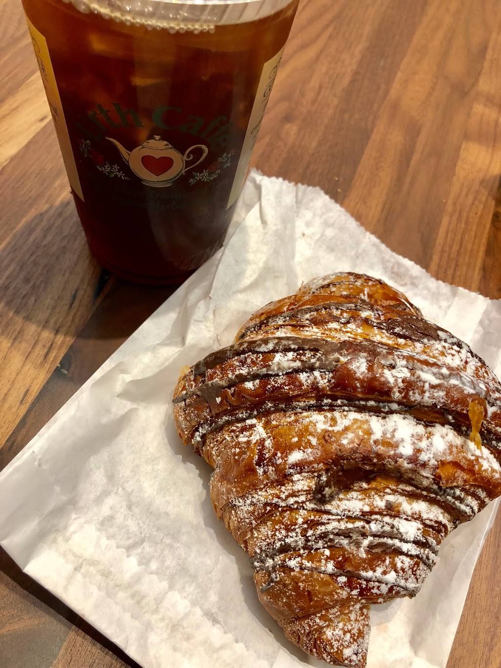 Urth Caffe & Bar LAX | cafe | 100 World Way, Los Angeles, CA 90045, USA | 2132353554 OR +1 213-235-3554