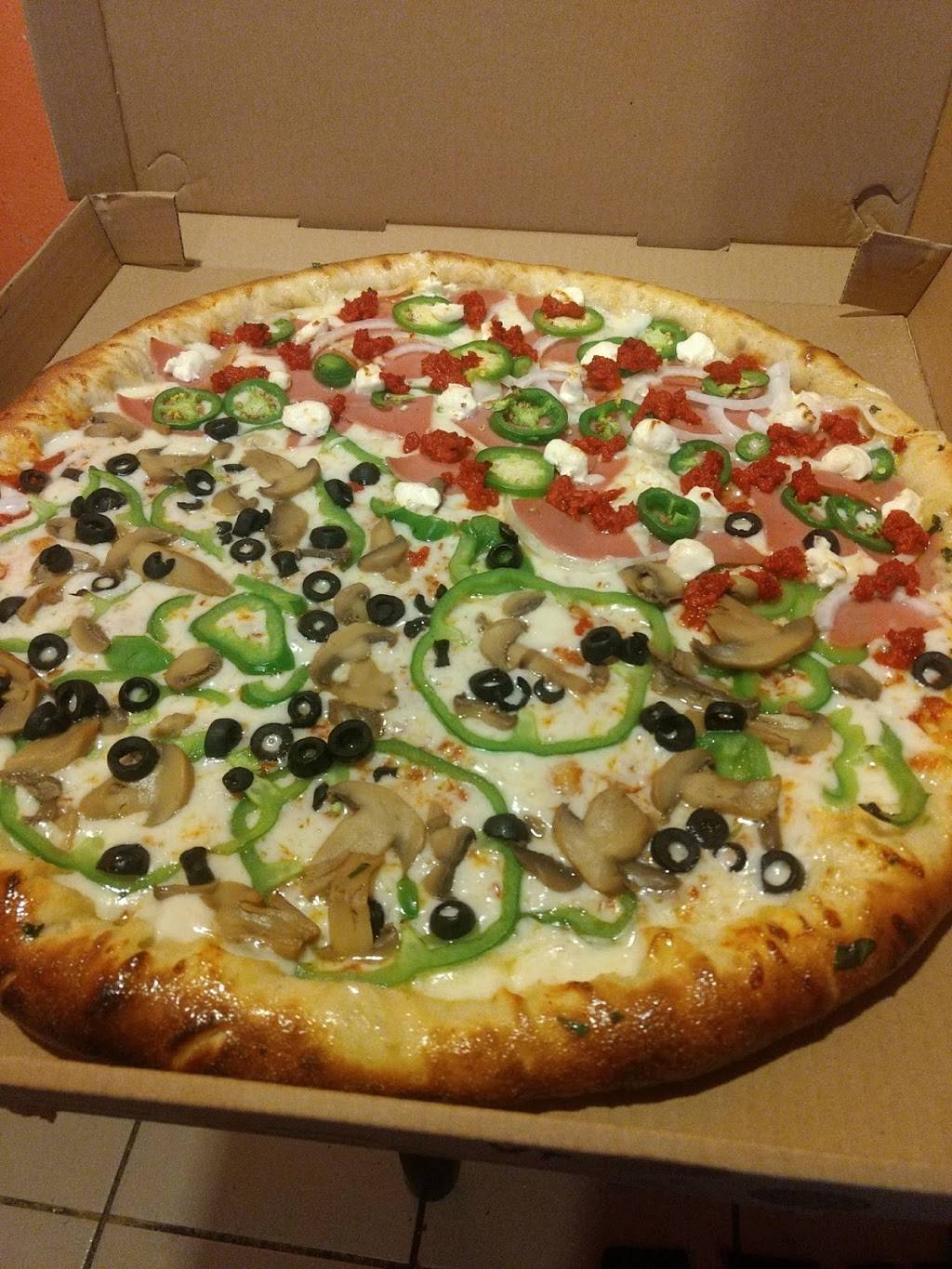 R&S pizza | restaurant | Comisionistas 7402, Pedregalde Sta Julia, 22604 Tijuana, B.C., Mexico | 016646876225 OR +52 664 687 6225