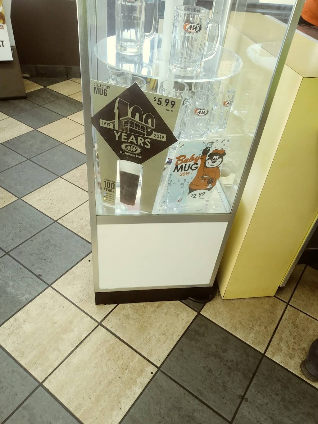 A&W Restaurant | restaurant | 22901 Mound Rd, Warren, MI 48091, USA | 5867569000 OR +1 586-756-9000