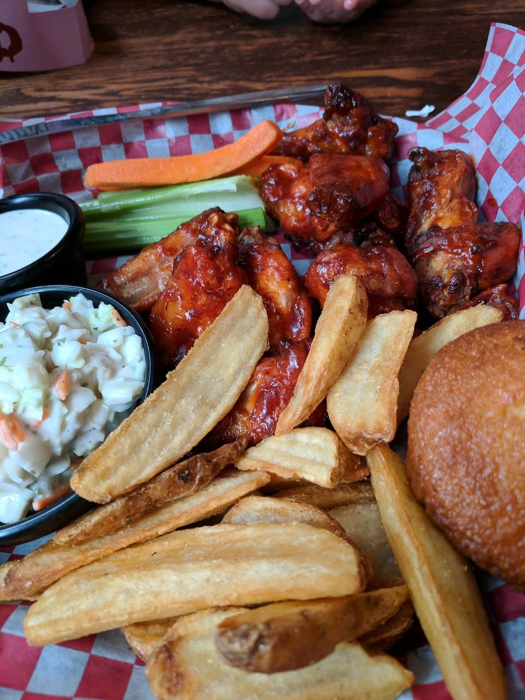 Famous Daves Bar-B-Que | restaurant | 4355 Frontage Rd W, Owatonna, MN 55060, USA | 5074552900 OR +1 507-455-2900