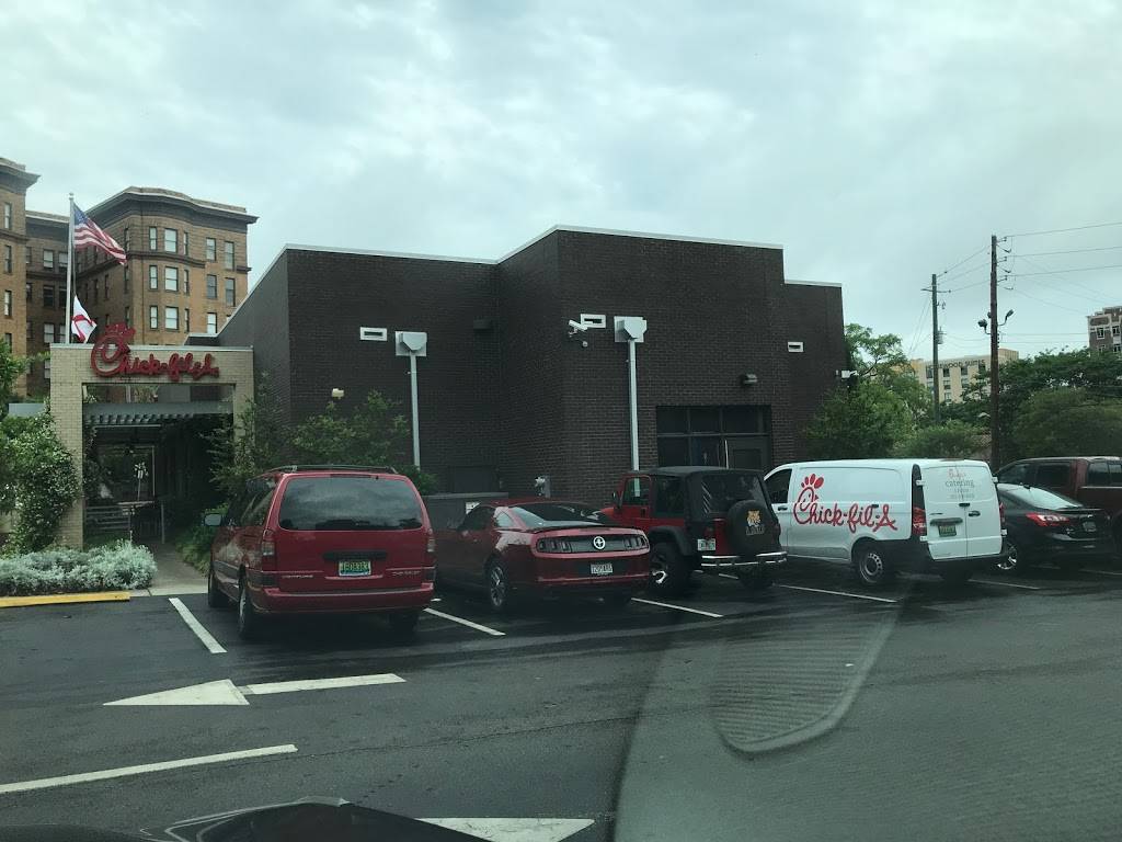 Chick-fil-A | restaurant | 2000 Highland Ave, Birmingham, AL 35205, USA | 2059308000 OR +1 205-930-8000