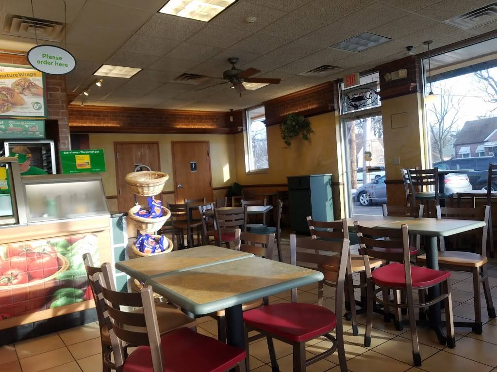 Subway Restaurants | restaurant | 17749 Torrence Ave, Lansing, IL 60438, USA | 7084741058 OR +1 708-474-1058