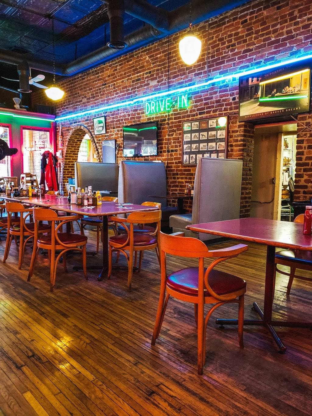 Louie Ms Burgerlust | restaurant | 1718 Vinton St, Omaha, NE 68108, USA | 4024499112 OR +1 402-449-9112