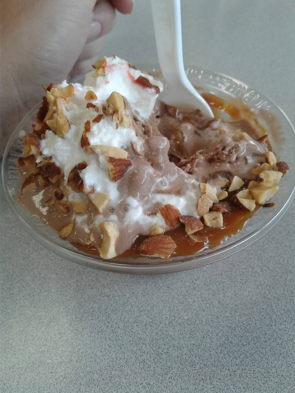 Braums Ice Cream & Burger Restaurant | restaurant | 4020 N Pennsylvania Ave, Oklahoma City, OK 73112, USA | 4055283006 OR +1 405-528-3006