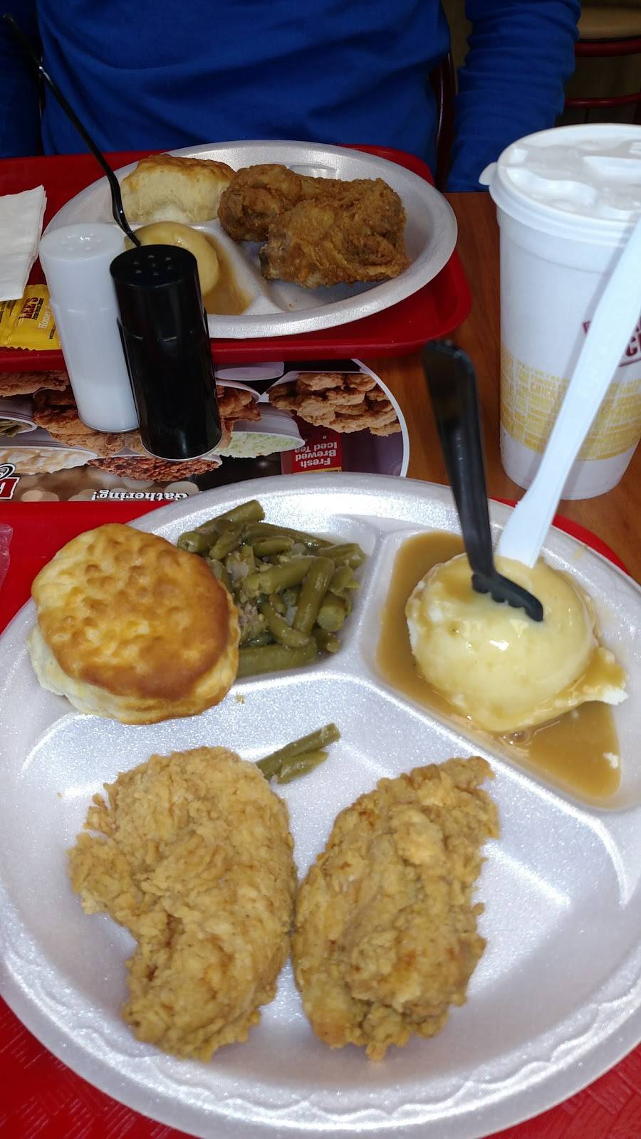 Lees Famous Recipe Chicken | restaurant | 1318 Versailles Rd, Lexington, KY 40504, USA | 8592548229 OR +1 859-254-8229