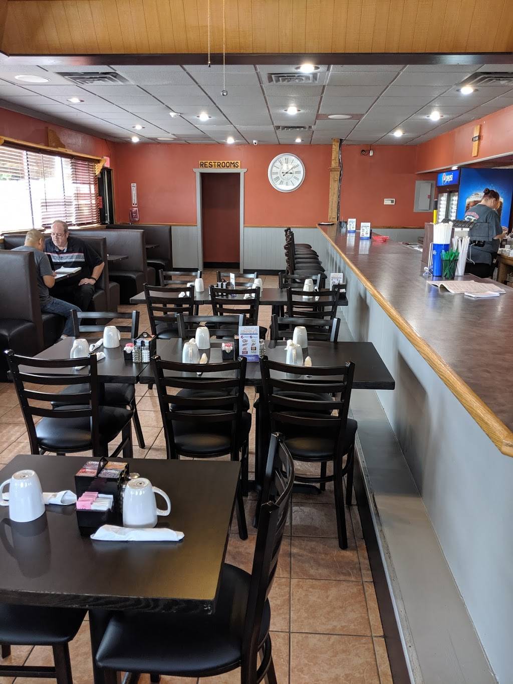 Cuatlatls Family kitchen | restaurant | 1516 Camanche Ave, Clinton, IA 52732, USA | 5632420439 OR +1 563-242-0439