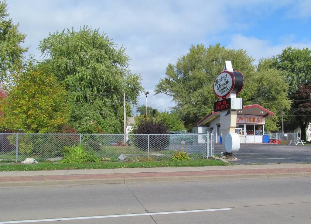 Dairy Treat | restaurant | 1110 W Grand Ave, Wisconsin Rapids, WI 54495, USA | 7154214060 OR +1 715-421-4060
