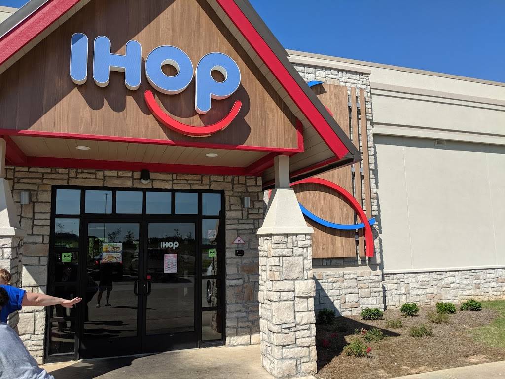 IHOP | restaurant | 5076 Lakeland Dr, Flowood, MS 39232, USA | 7695244190 OR +1 769-524-4190